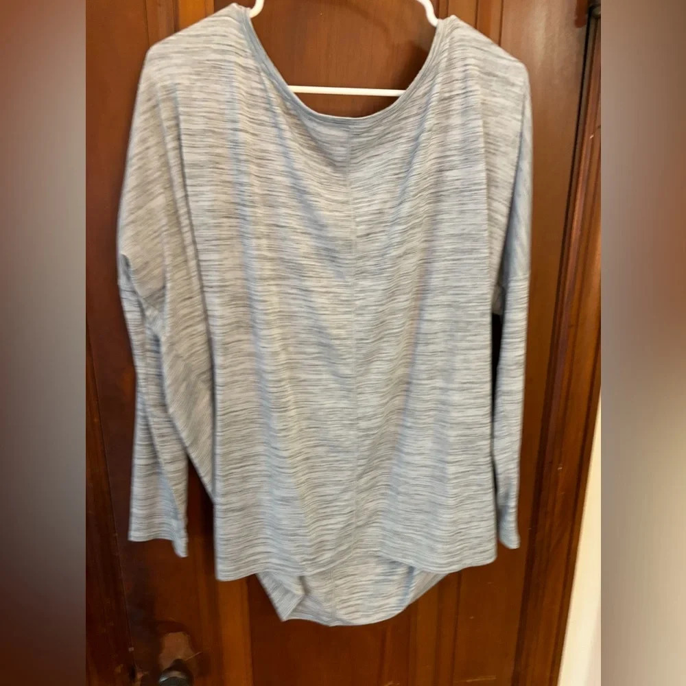 ATHLETA Women’s Essence Flow Spacedye Dolman Top Glacial Blue Anthracite Gray L - Picture 4 of 6